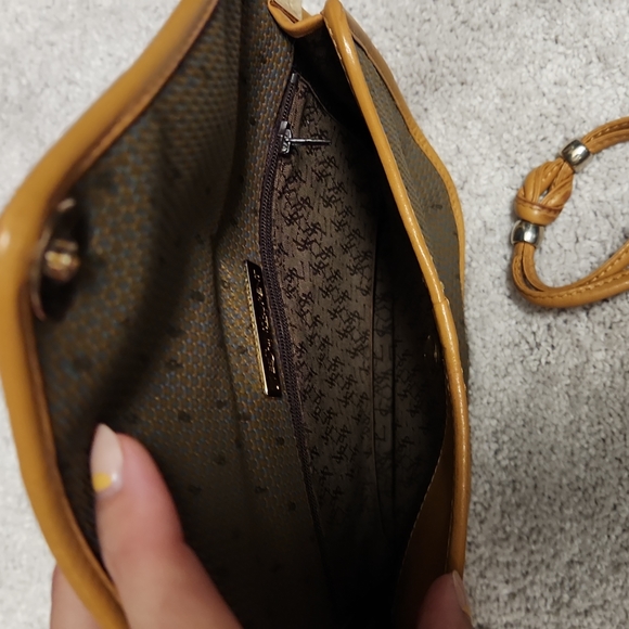 Saint Laurent cloth crossbody bag - Picture 4 of 5